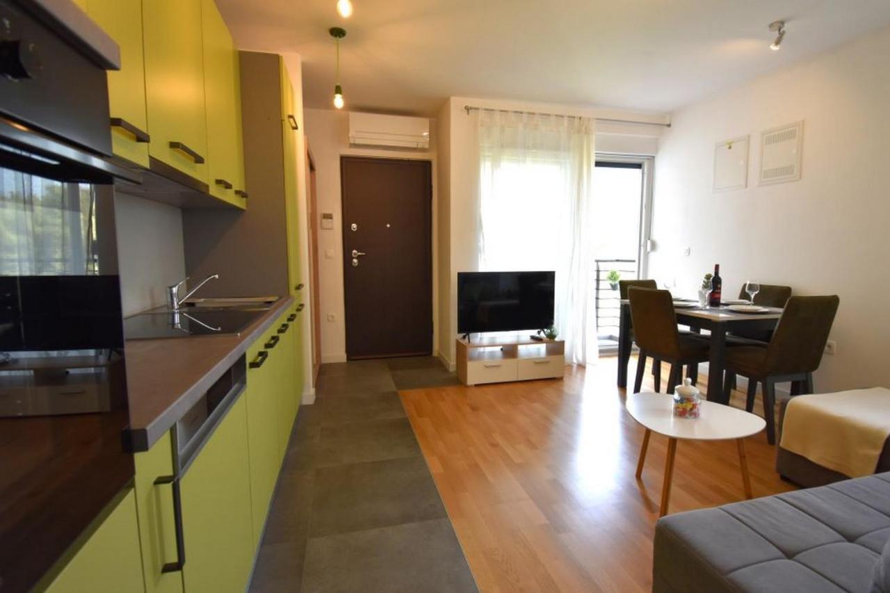 Apartment Johnny With Private Parking Ζαντάρ Εξωτερικό φωτογραφία