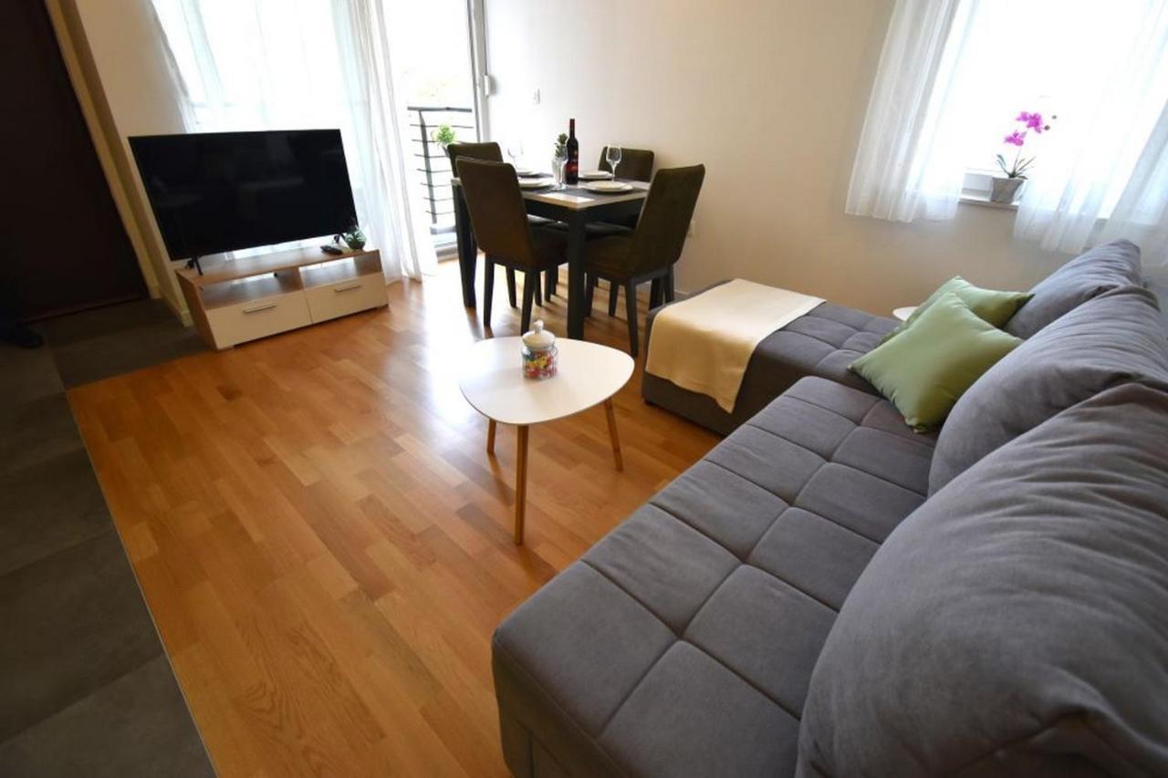 Apartment Johnny With Private Parking Ζαντάρ Εξωτερικό φωτογραφία